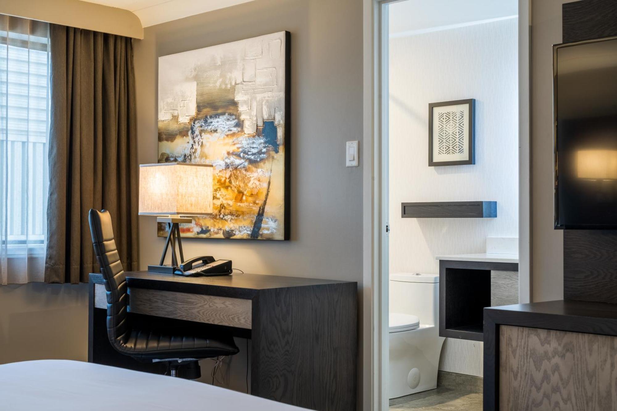 Crowne Plaza Hotel Moncton Downtown By Ihg Exterior photo