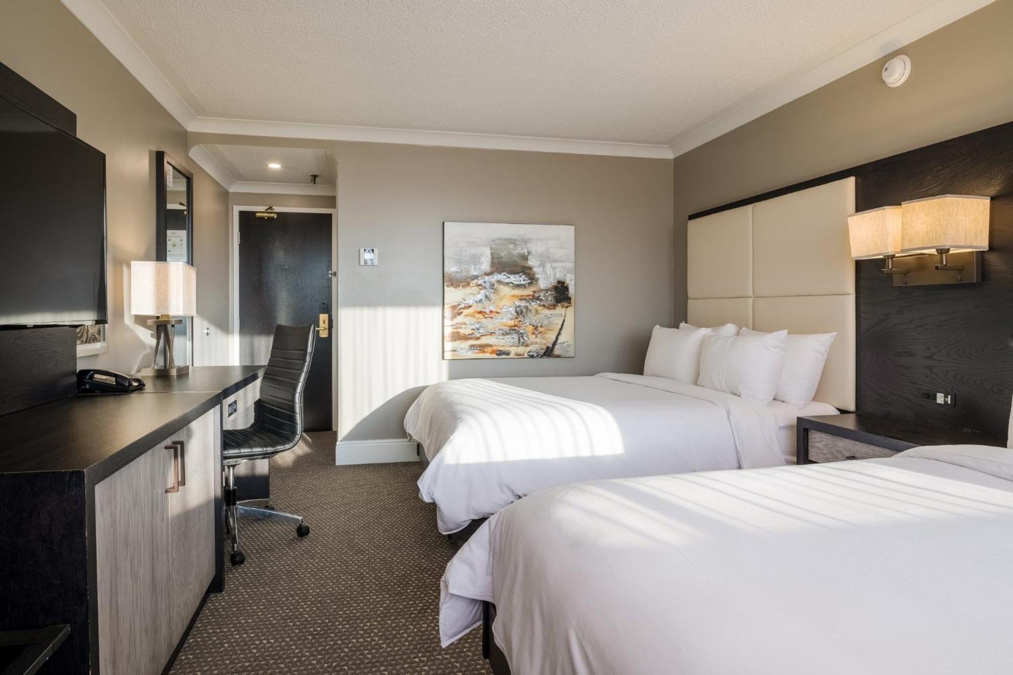 Crowne Plaza Hotel Moncton Downtown By Ihg Exterior photo