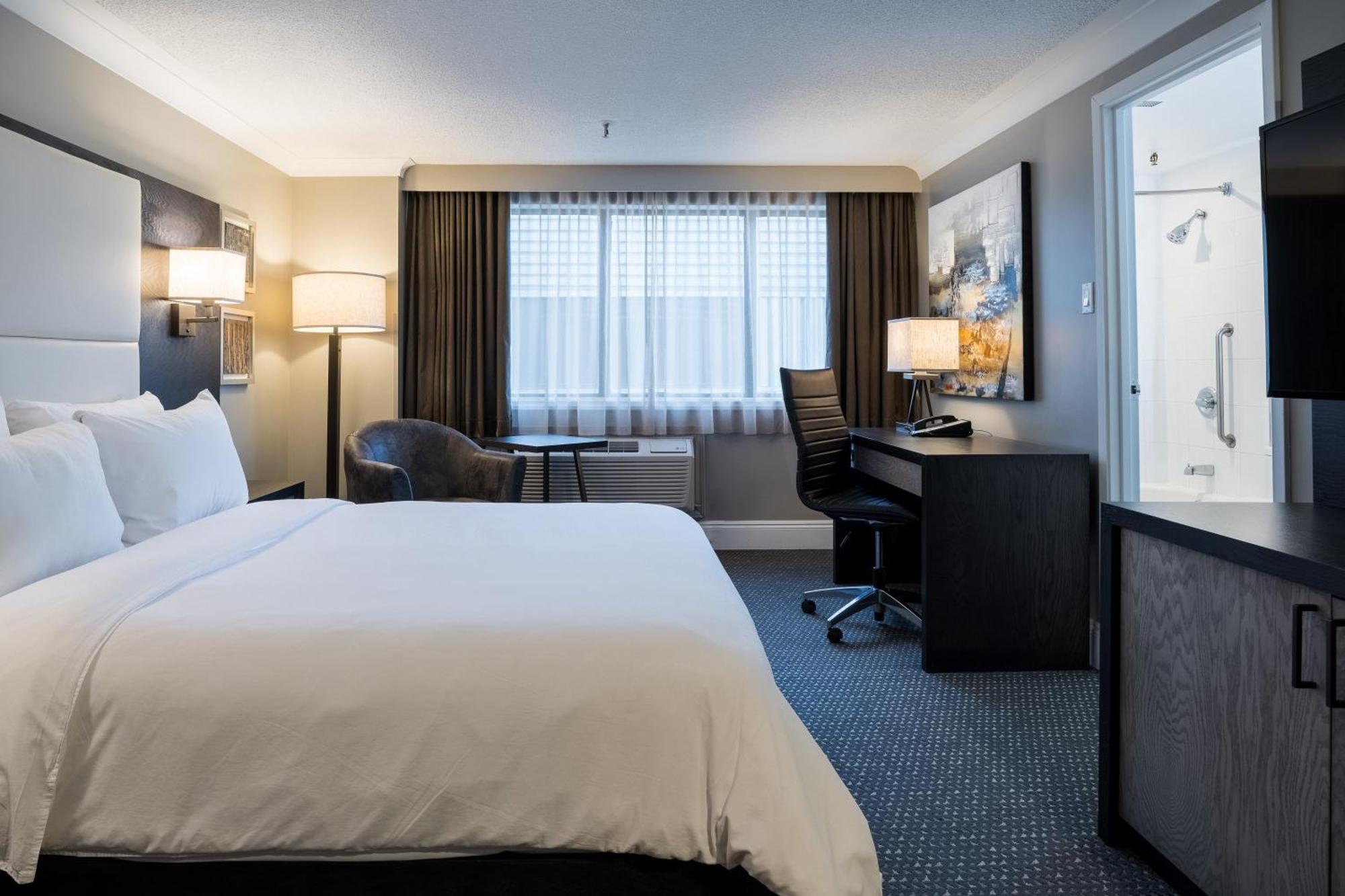 Crowne Plaza Hotel Moncton Downtown By Ihg Exterior photo